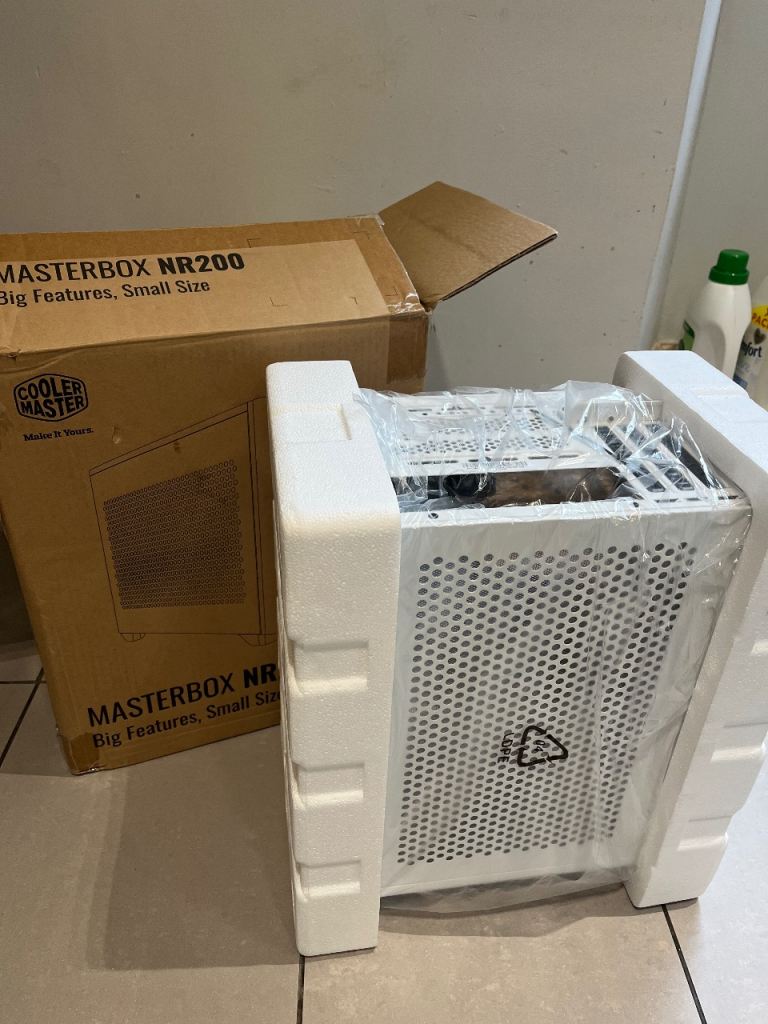 Coolermaster NR200 Mini ITX computer case -NEW