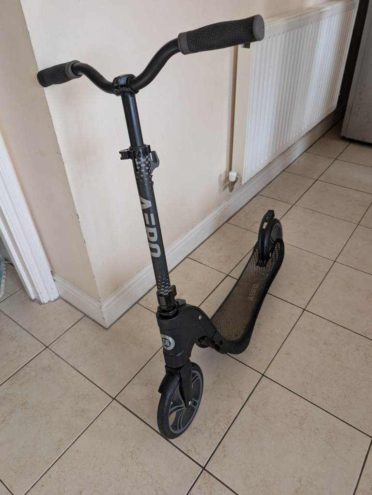 Aero C6 Scooter – Black, Good Condition
