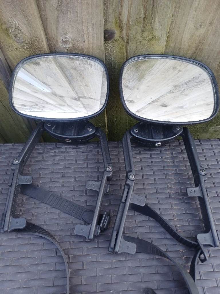 Pair of mirrors for towing
