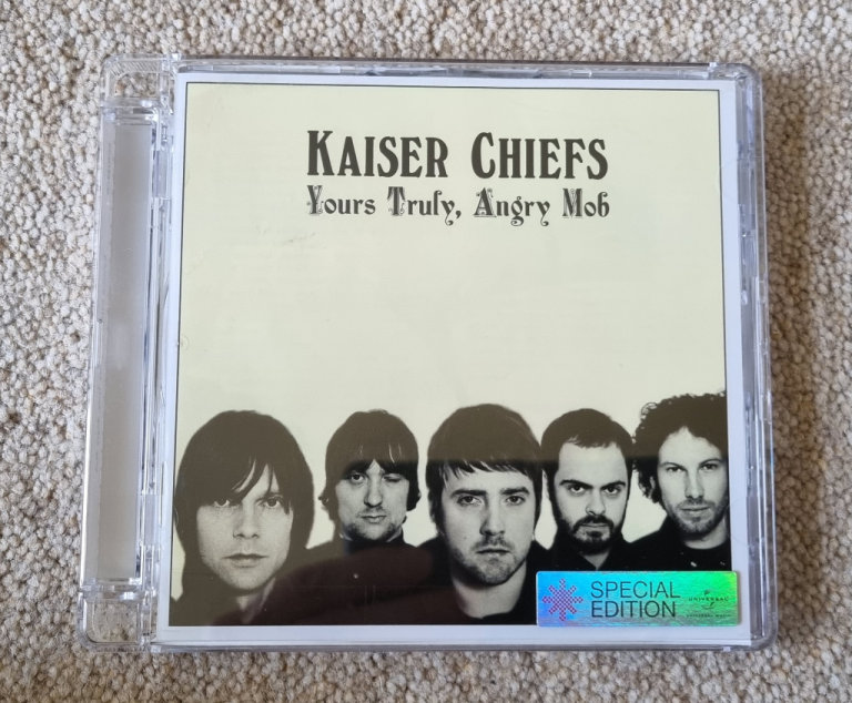 Kaiser Chiefs “Yours Truly, Angry Mob" CD 