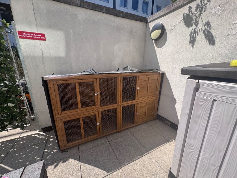Pets at Home 6FT Rabbit Hutch With thermal cover, x2 litter trays, hay, straw and food 