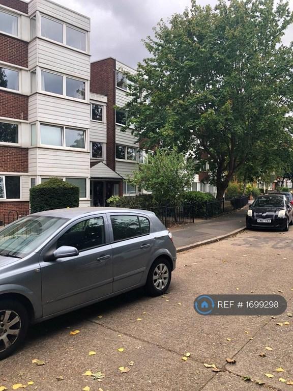 2 bedroom flat in Aston Court, Woodford Green, IG8 (2 bed) (#1699298)