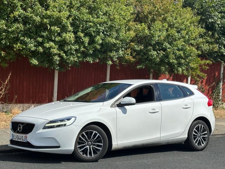 LEFT HAND DRIVE VOLVO V40 2.0 Diesel - French Registered - LHD