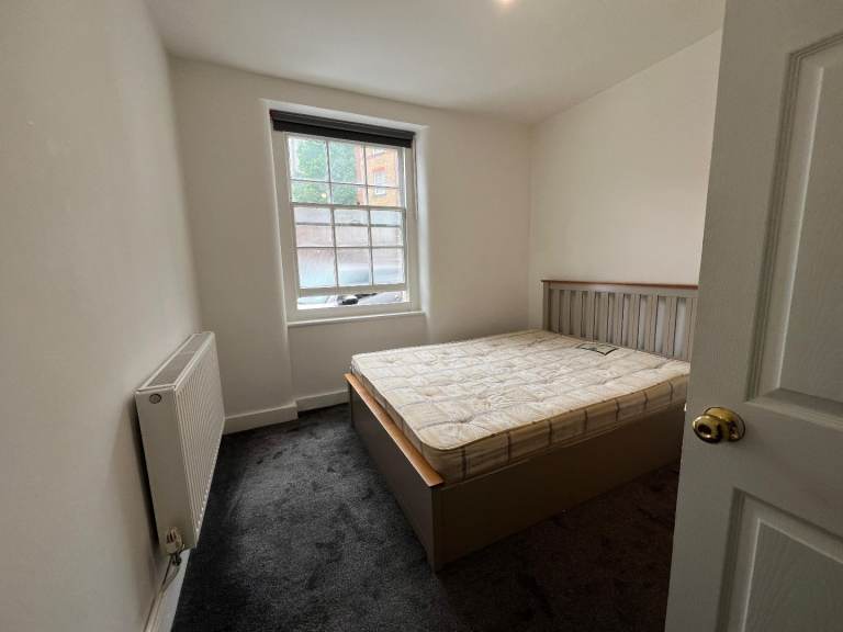 Spacious double room to rent in shared flat