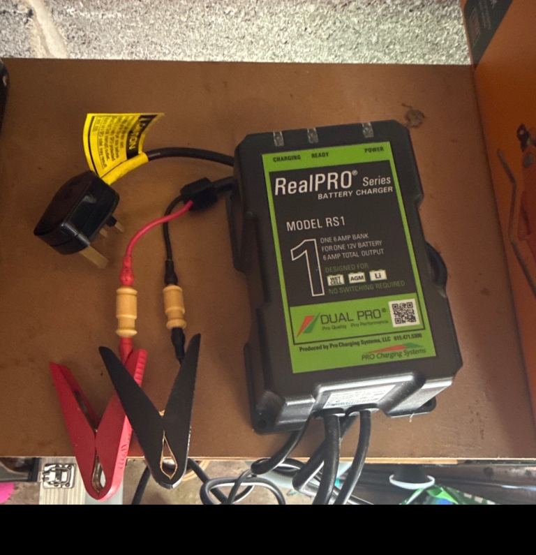 Realpro battery charger rs1