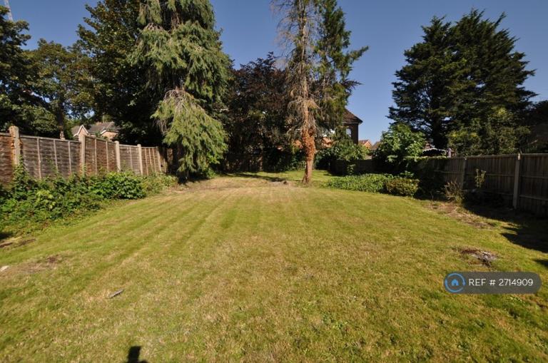 5 bedroom house in Finchley Lane, London, NW4 (5 bed) (#2714909)