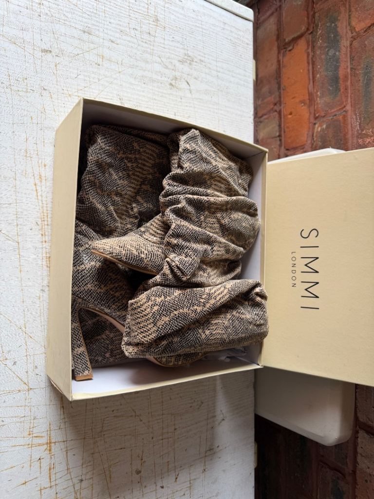 Simmi london Snake skin type boots size 8 