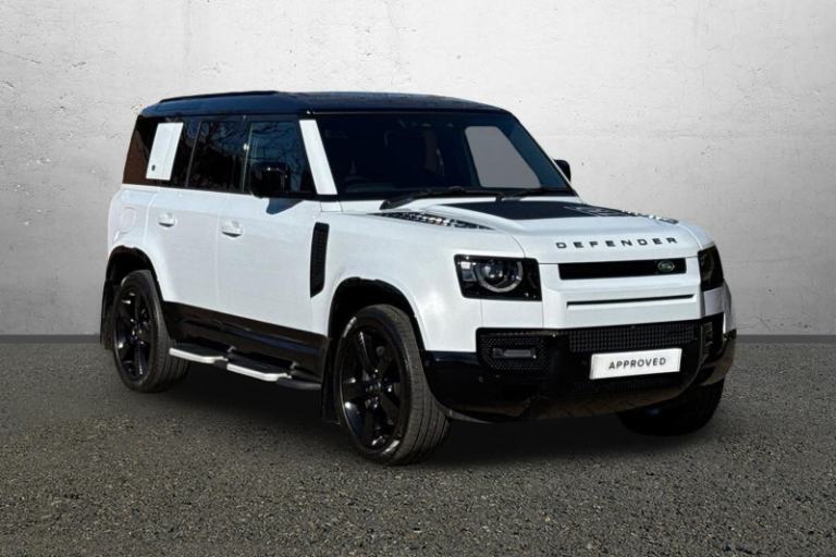 LAND ROVER DEFENDER 3.0 D300 X-Dynamic HSE 110 5dr Auto [7 Seat]