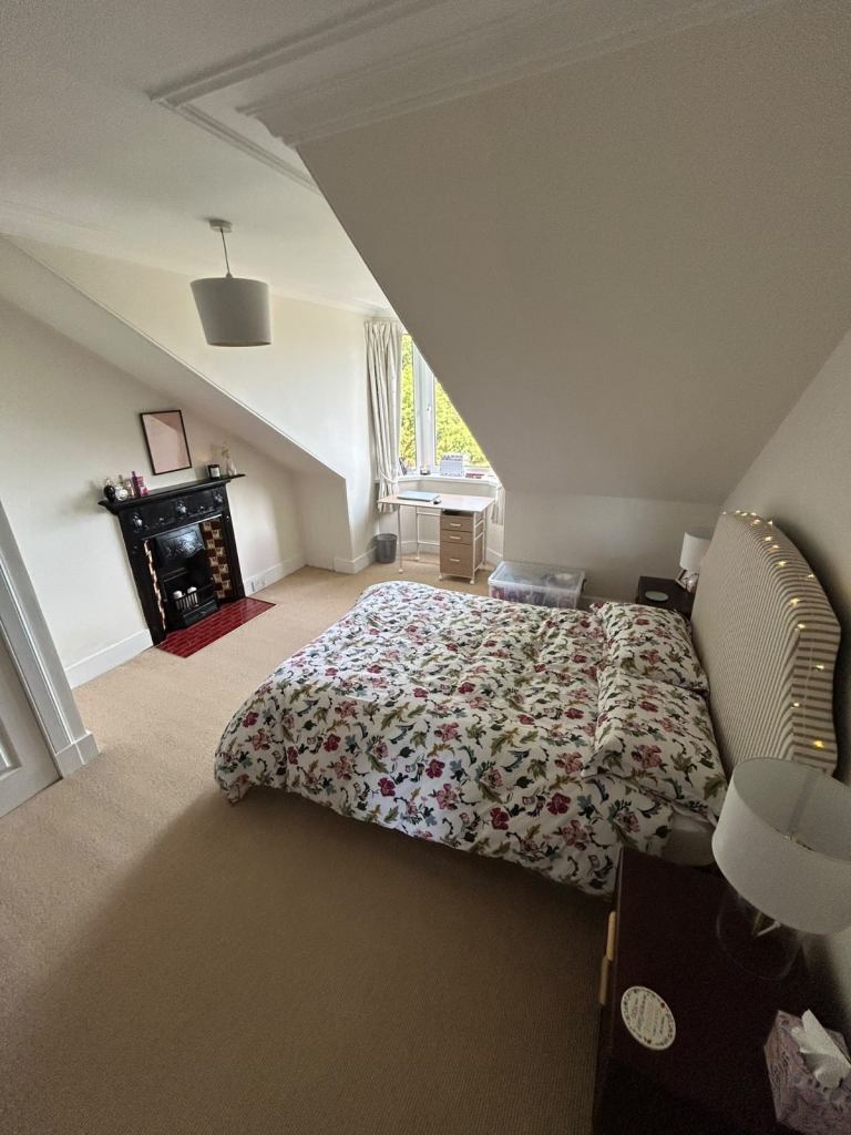 Spacious Double Room with stunning panoramic views of the city - Private bath Room