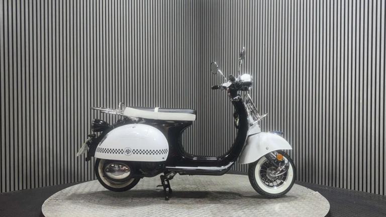 Ajs MODENA 2021 ONLY 846 MILES 1 OWNER LEARNER SCOOTER AUTO 125CC
