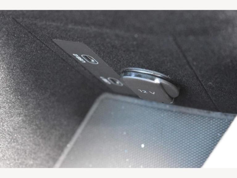 2020 70 PORSCHE TAYCAN 0.0 TURBO S 93KWH 4D 751 BHP