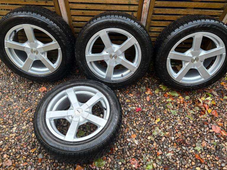 4 Fox 16'' wheels with Bridgestone Blizzak winter tyres, 5 bolt pattern