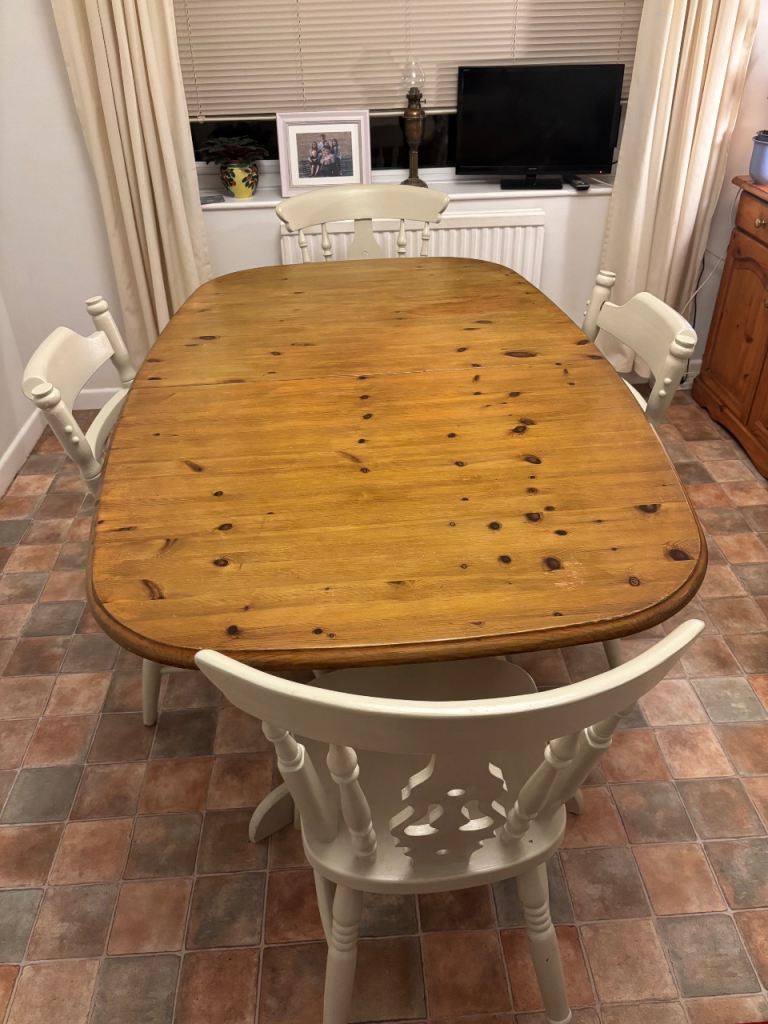 Extending Solid Pine F&B Dining Table with 4 Chairs