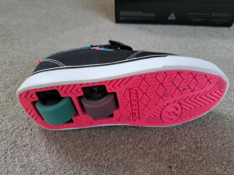 Heeleys size 11 - Like new