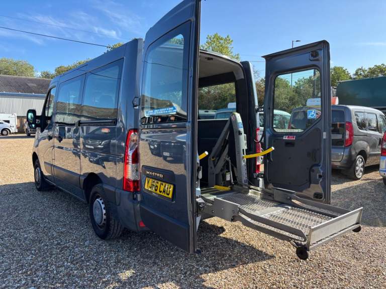 RENAULT MASTER WAV WHEELCHAIR ACCESSIBLE VEHICLE 2.3 FWD SL28 dCi 110 Business