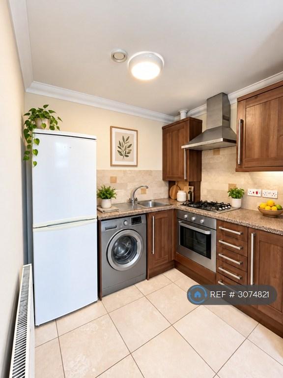 1 bedroom flat in Richmond Park Road, Bournemouth, BH8 (1 bed) (#3074821)