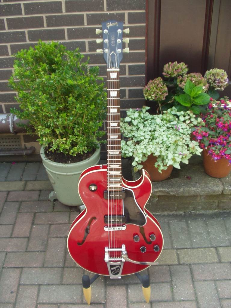 Gibson ES 135 Electric Guitar