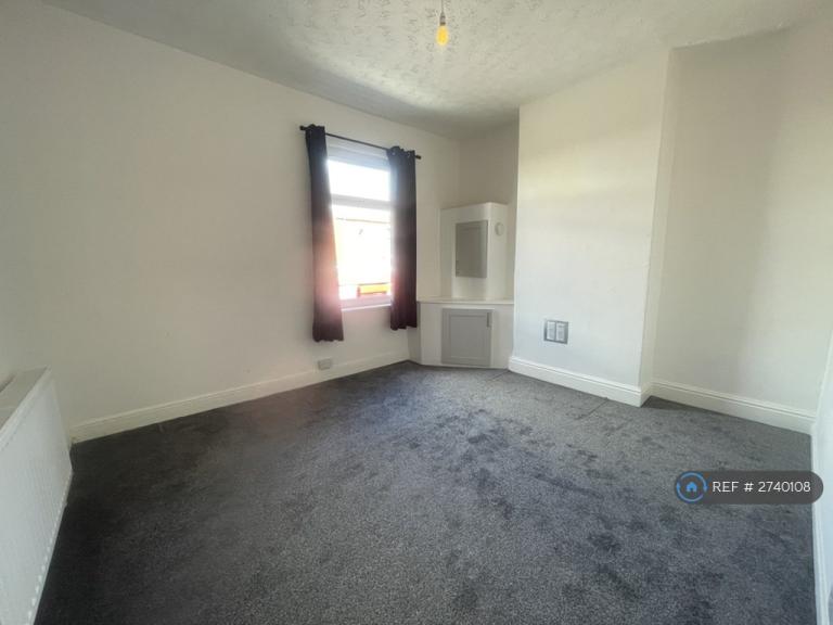 1 bedroom flat in Steeley Lane, Chorley, PR6 (1 bed) (#2740108)