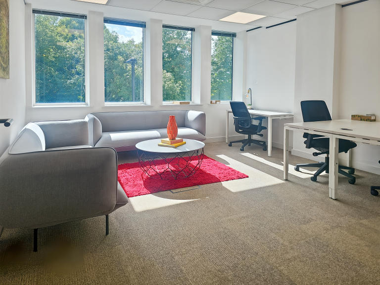 Southampton - SO152BG \ Private Office for 3 Workstations Available Now