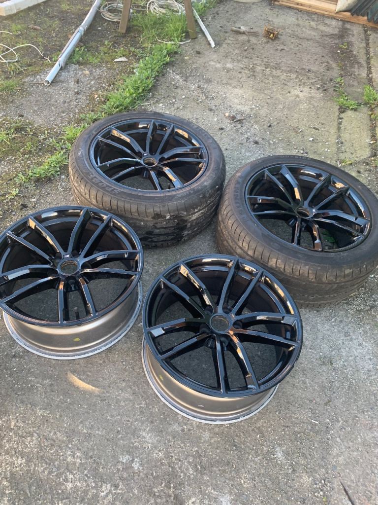BMW 18 inch staggered alloy wheels x 4 