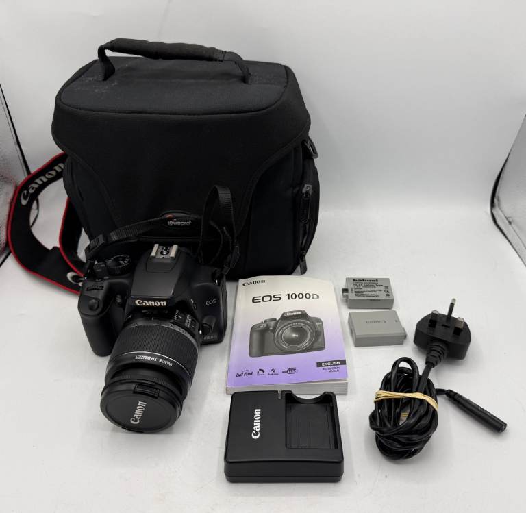 Canon EOS 1000D EF-S 18-55mm f/3.5-5.6 IS Lens Kit - USED