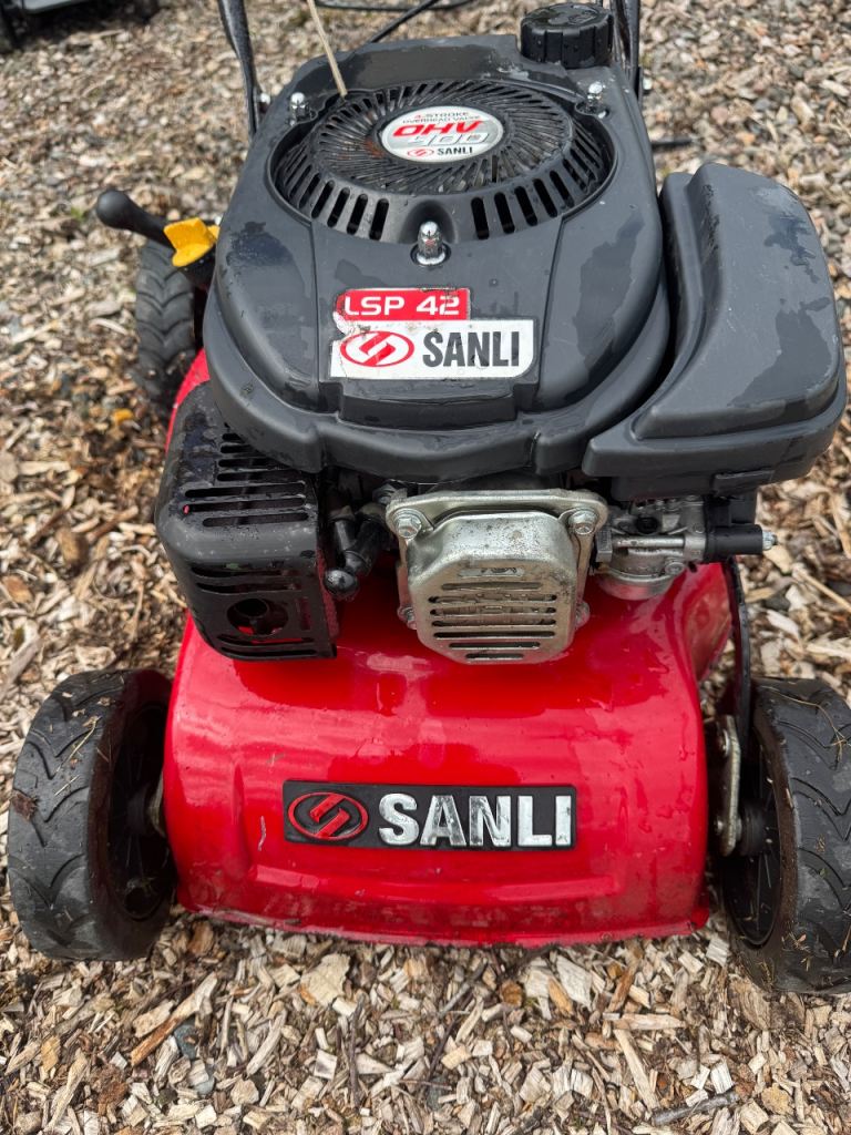 SANLI LSP 42 petrol lawn mower
