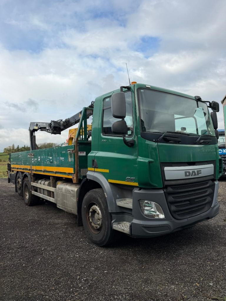 2015 DAF CF 75.330 26T DROPSIDE WITH HMF 1430 CRANE