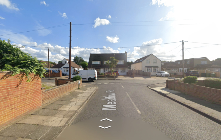 BENEFITS ACCEPTED - Studio Flat Available in Sunbury Spelthorne TW15