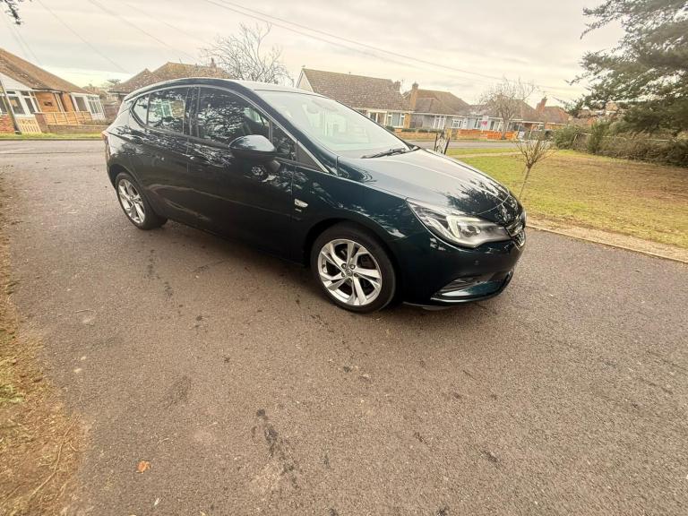 2016 Vauxhall Astra 1.6 CDTi BlueInjection SRi Euro 6 (s/s) 5dr HATCHBACK Diesel Manual