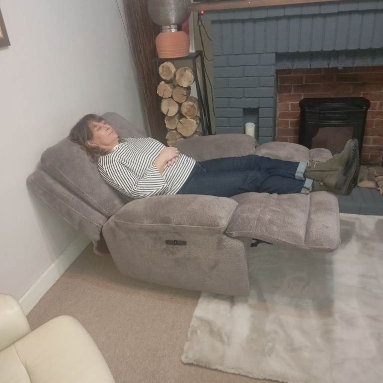 Recliner electric armchair