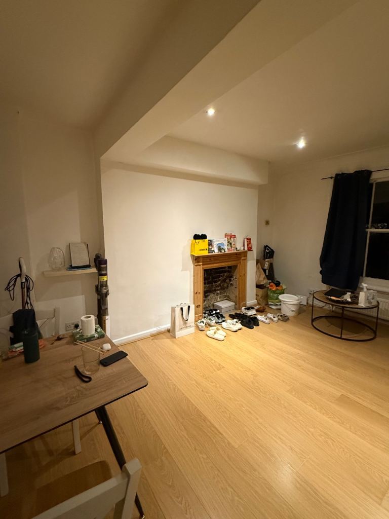 Spacious bright 1 bed whole flat available in Hammermisth 