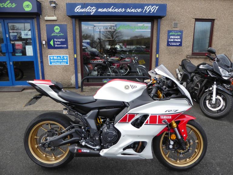 Yamaha YZF R7 - 2023 -1,153 Miles at Penrith Motorcycles
