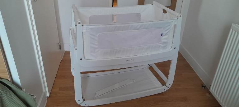 White SnuzPod3 in good condition