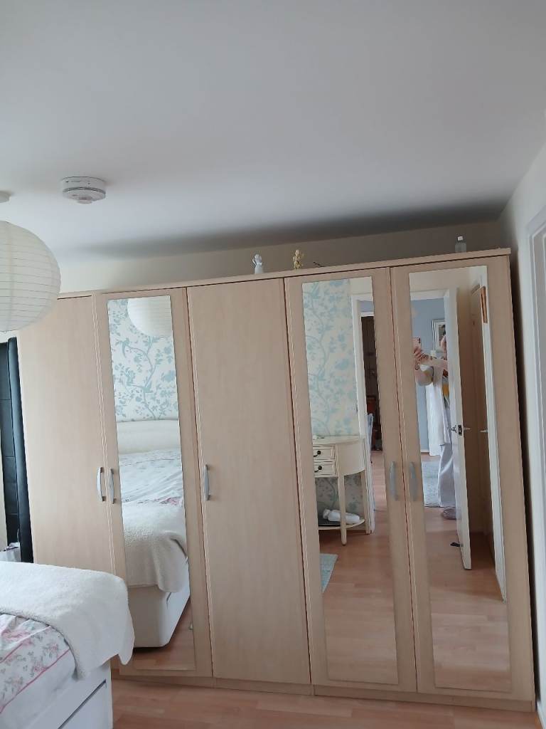 Large Wardrobe with Mirrored Doors – Good Condition