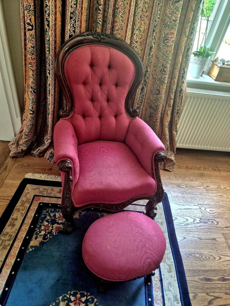 "Victorian" Spoonback Armchair