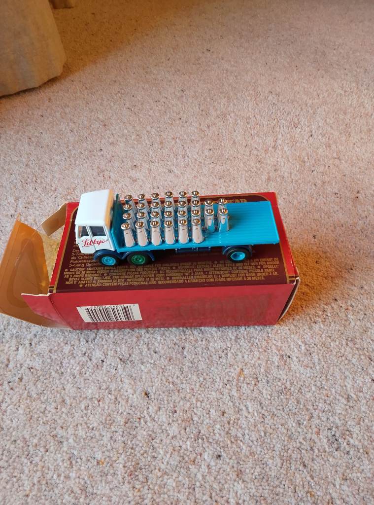 Model Vintage milk delivery lorry - Libbys