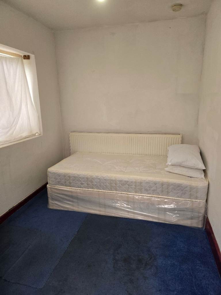 Single room in Leyton £600 per month No deposit to pay Near Leyton Midland Station