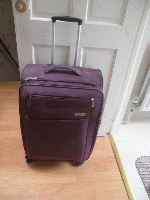 image for Suitcase expandable Lightweight Purple Spinner 4-wheeled, Medium/Large