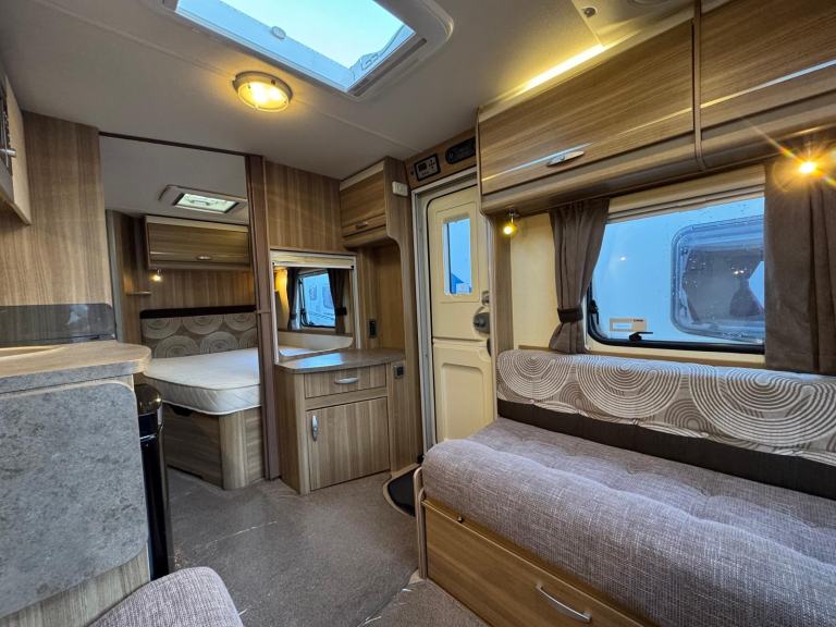 ⭐️ 2013 STERLING ECCLES SPORT 554 ⭐️ FIXED BED 4 BERTH ⭐️ LARGE SOLAR PANEL ⭐️
