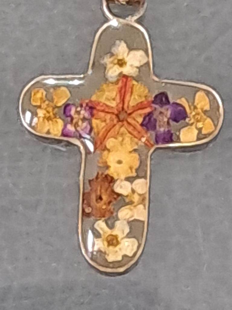 Sterling Silver Band Cross with Dried Flowers in Resin Pendant /Chain also 925 sliver