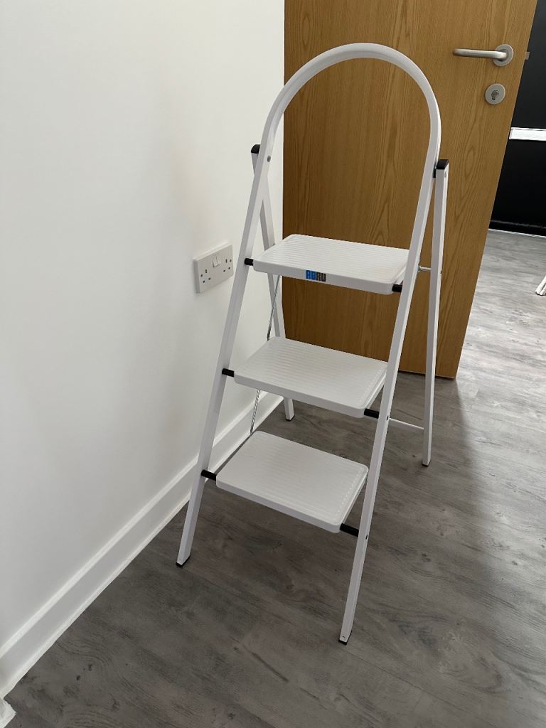 3 step folding ladder vgc