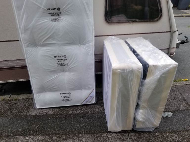 Brand New Quilted Single bed set with base that splits in 2 FREE delivery