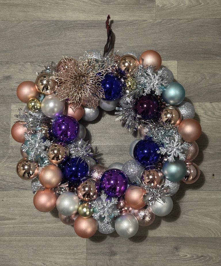 Festive Christmas Wreath Centre Piece Door Wreath Garland Bauble Wreath