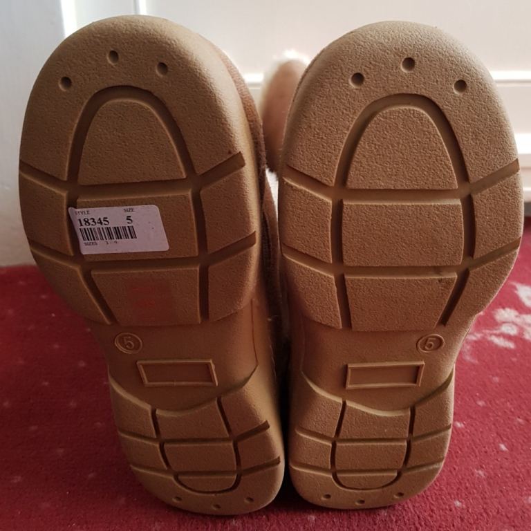 Brand New Cream warm boots size 5