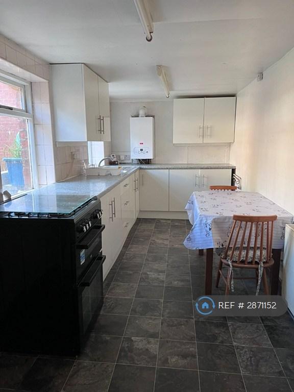 2 bedroom flat in Talbot Street, Southport, PR8 (2 bed) (#2871152)