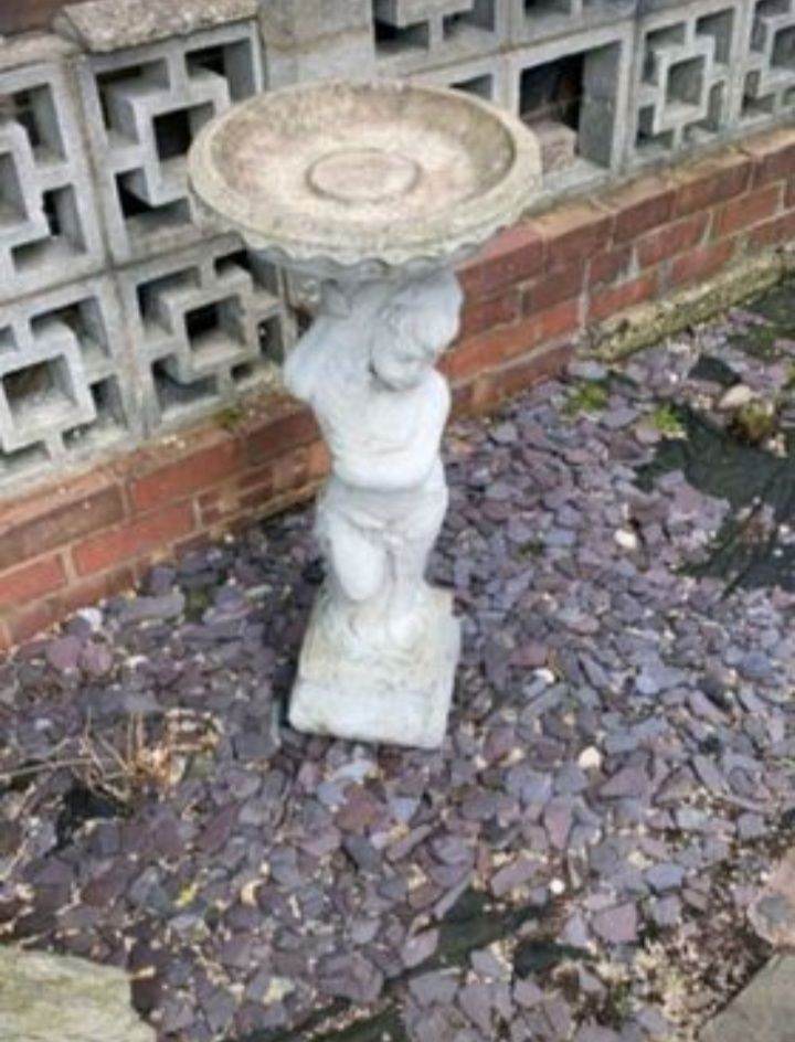 GARDEN STONE ORNAMENT