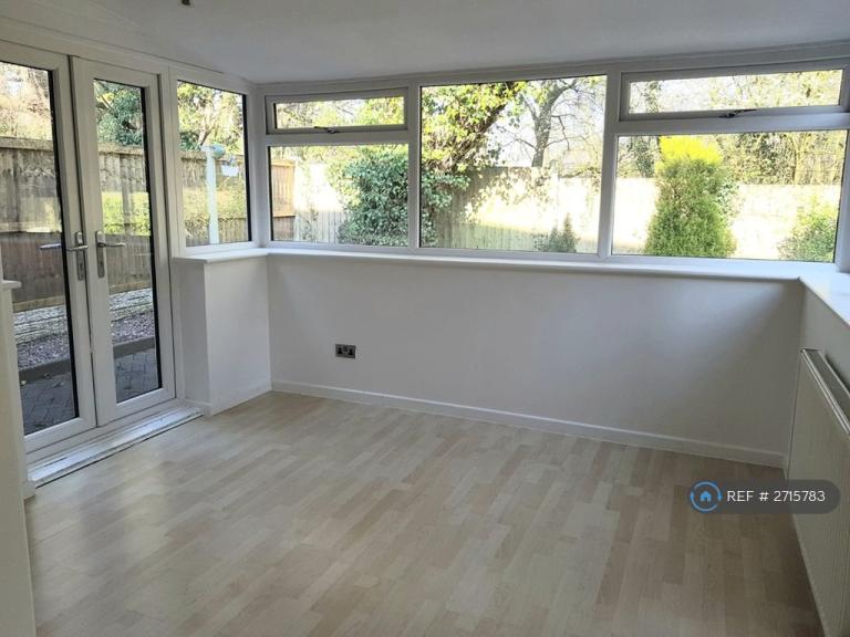 2 bedroom flat in Fulwood, Preston, PR2 (2 bed) (#2715783)