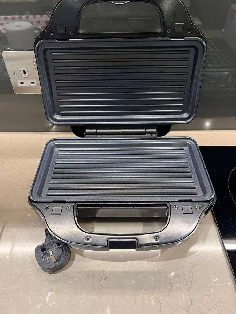 Salter 3-in-1 Snack Maker – Waffle Maker, Sandwich Toaster & Panini Press (900W)