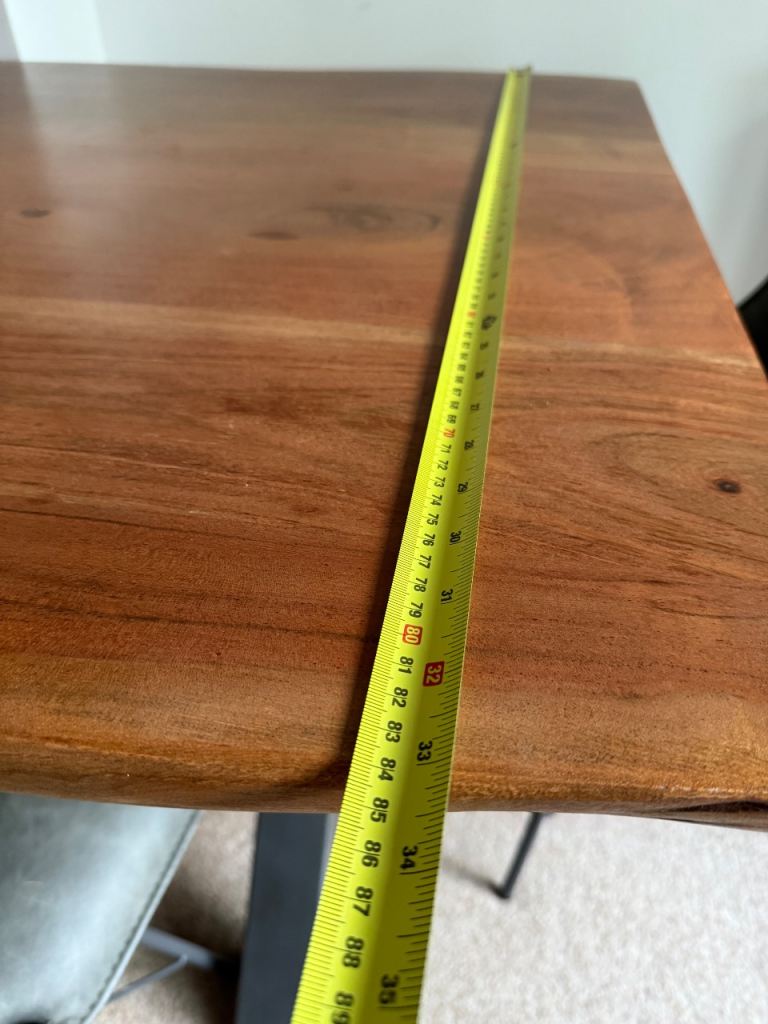 Dinning table with 4 swivel chairs