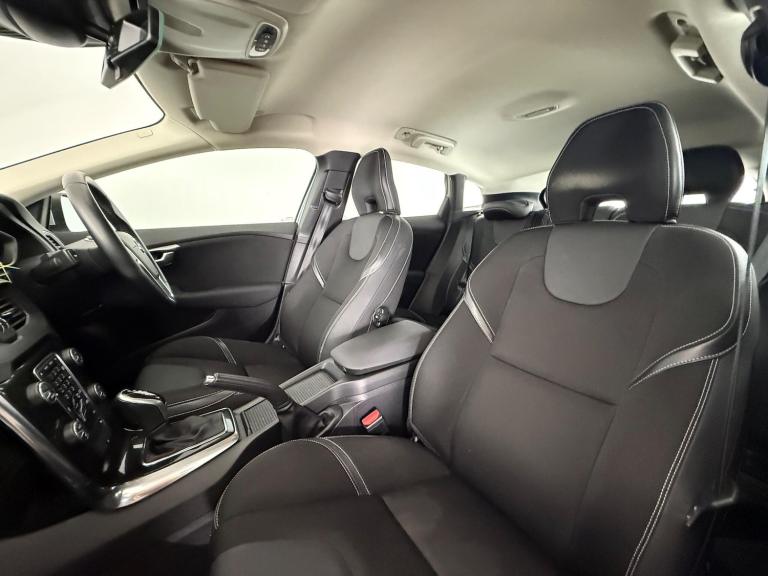 2016 Volvo V40 D2 [120] Momentum Nav Plus 5dr Geartronic HATCHBACK DIESEL Automatic